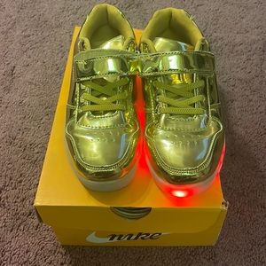 light up golden kids shoes size 3